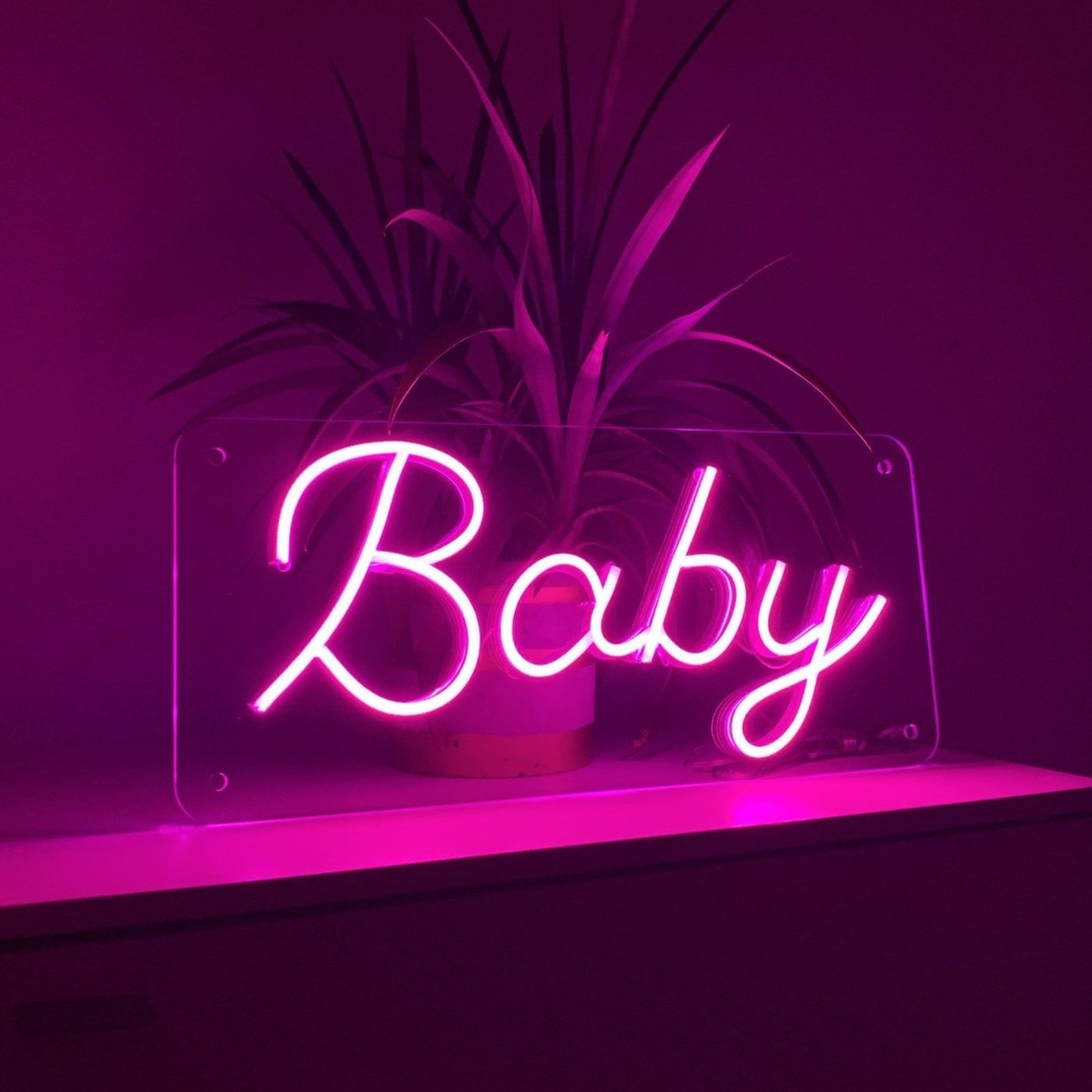 "Baby" neon sign / box
